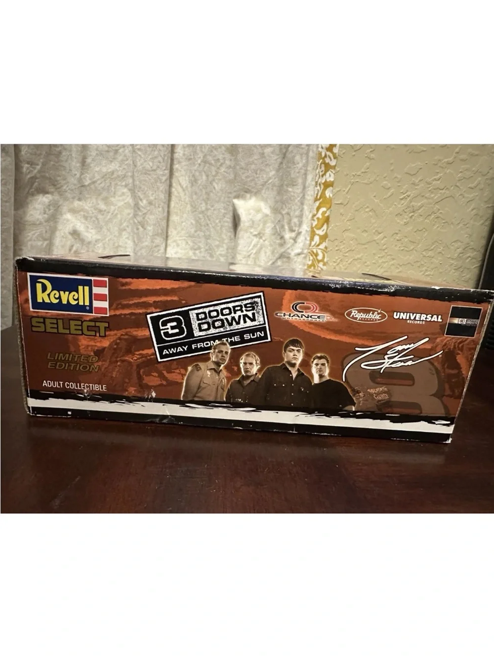 Revell Select 1:24 scale diecast car of the Tony Stewart #8 